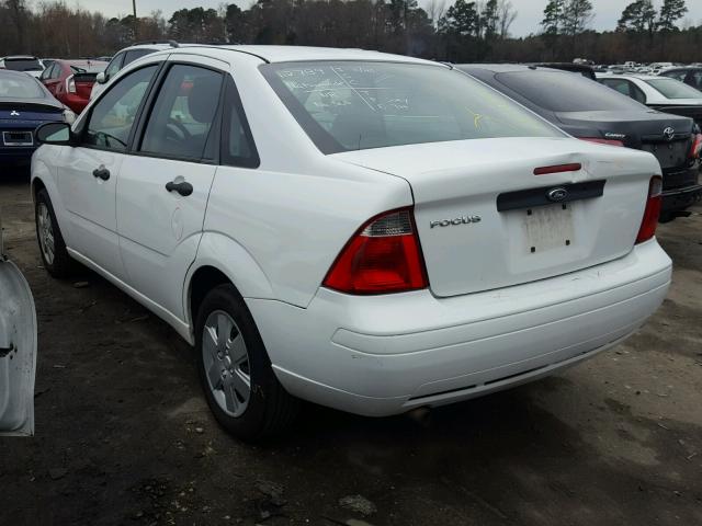 1FAFP34N97W249813 - 2007 FORD FOCUS ZX4 WHITE photo 3