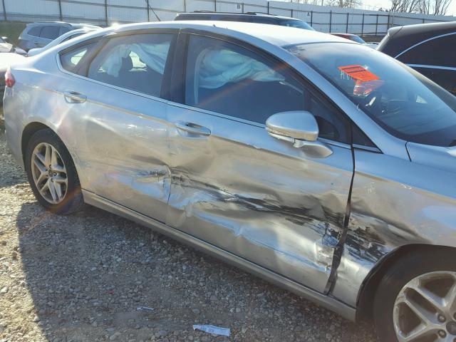 3FA6P0H75FR227576 - 2015 FORD FUSION SE SILVER photo 9