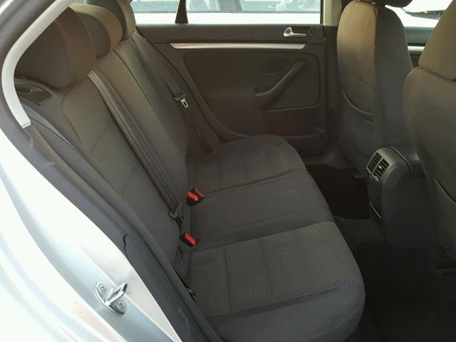 3VWJZ7AJXAM007625 - 2010 VOLKSWAGEN JETTA S SILVER photo 6
