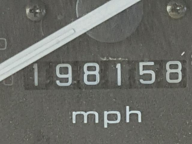 2HGEJ6617YH526009 - 2000 HONDA CIVIC BASE SILVER photo 8