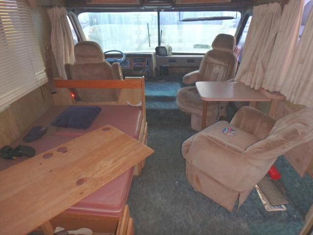 1GBKP37W4H3316497 - 1987 PACE MOTORHOME WHITE photo 9