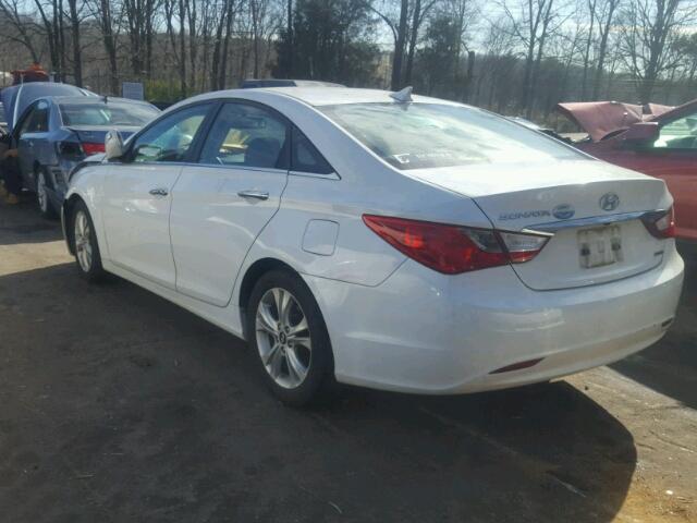 5NPEC4AC3BH013585 - 2011 HYUNDAI SONATA WHITE photo 3