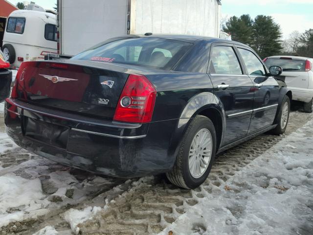 2C3CA5CV5AH315571 - 2010 CHRYSLER 300 TOURIN BLACK photo 4