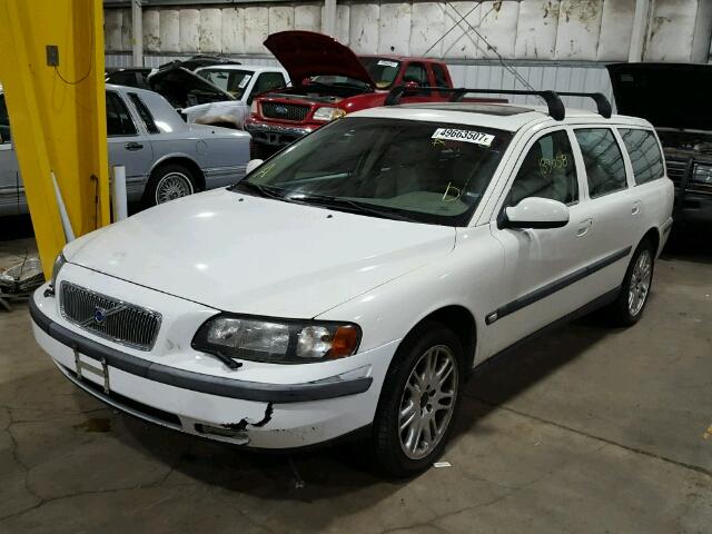 YV1SW53D012077339 - 2001 VOLVO V70 T5 TUR WHITE photo 2