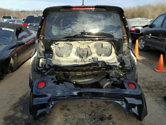 KNDJN2A24H7472058 - 2017 KIA SOUL BLACK photo 9