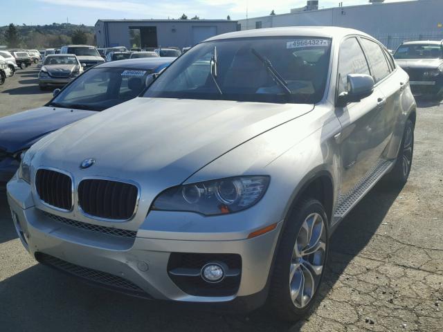 5UXFG8C52BLZ95313 - 2011 BMW X6 XDRIVE5 ვერცხლისფერი ფოტო 2