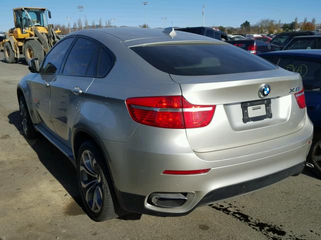 5UXFG8C52BLZ95313 - 2011 BMW X6 XDRIVE5 SILVER photo 3