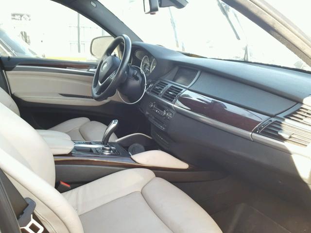 5UXFG8C52BLZ95313 - 2011 BMW X6 XDRIVE5 ვერცხლისფერი ფოტო 5