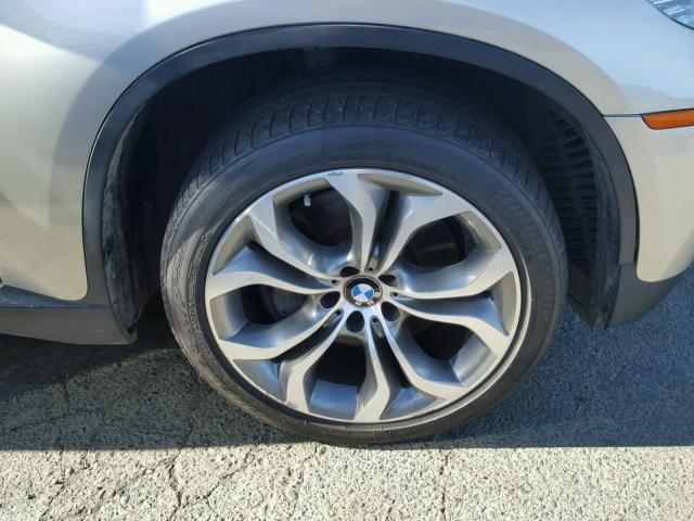 5UXFG8C52BLZ95313 - 2011 BMW X6 XDRIVE5 ვერცხლისფერი ფოტო 9