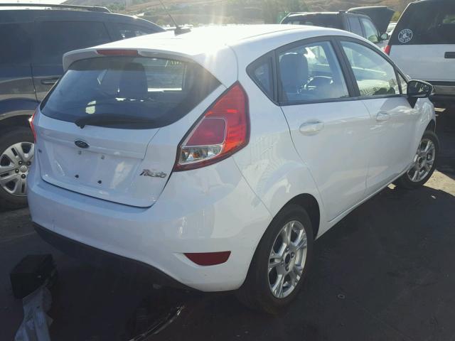 3FADP4EJ5GM136112 - 2016 FORD FIESTA SE WHITE photo 4