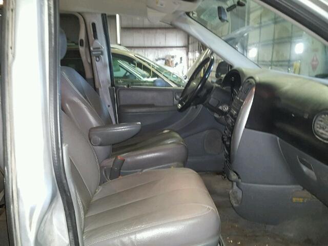 2A8GP54L36R644837 - 2006 CHRYSLER TOWN & COU SILVER photo 5
