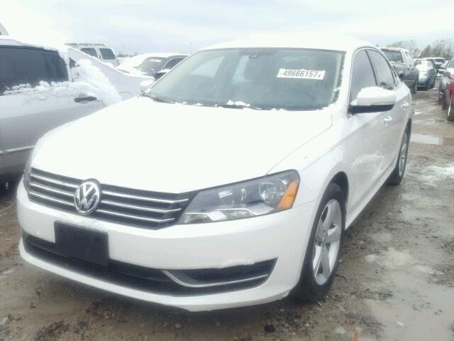 1VWBS7A30FC023819 - 2015 VOLKSWAGEN PASSAT SE WHITE photo 2