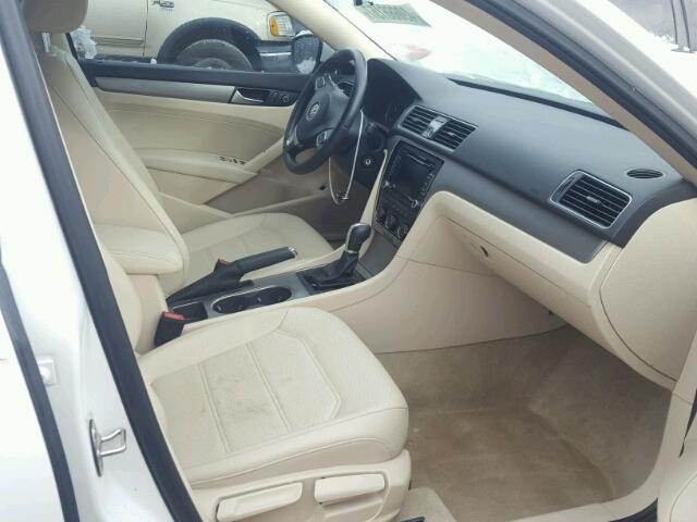 1VWBS7A30FC023819 - 2015 VOLKSWAGEN PASSAT SE WHITE photo 5