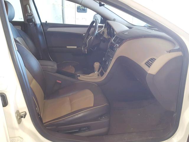 1G1ZE5EU6BF384859 - 2011 CHEVROLET MALIBU LTZ 奶油色 照片 5