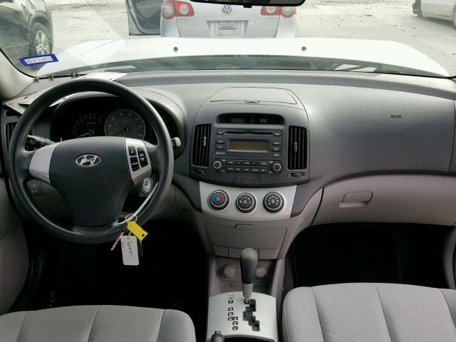 KMHDU46D38U367269 - 2008 HYUNDAI ELANTRA GL SILVER photo 9