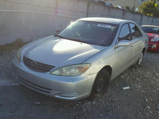 4T1BE32K83U232882 - 2003 TOYOTA CAMRY LE GRAY photo 2