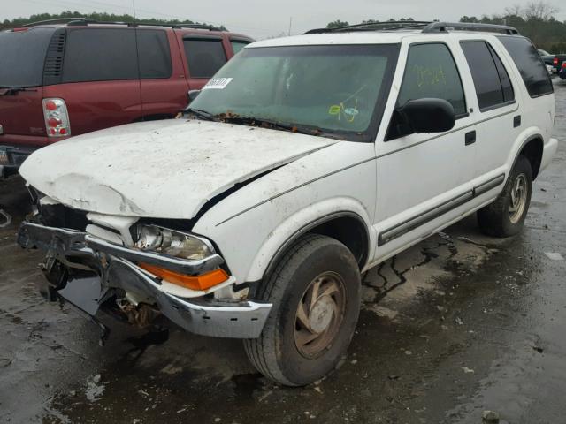 1GNDT13W412167733 - 2001 CHEVROLET BLAZER WHITE photo 2