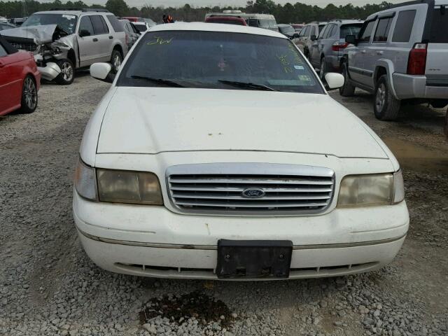 2FAFP73W9WX158772 - 1998 FORD CROWN VICT WHITE photo 9