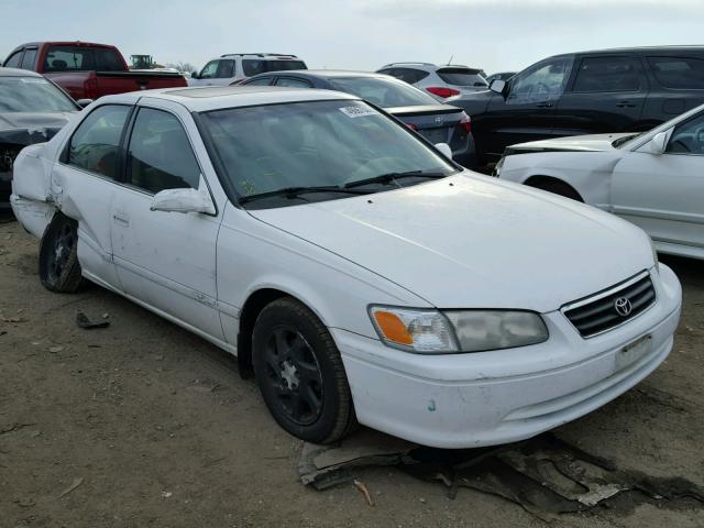 JT2BG22K8Y0486950 - 2000 TOYOTA CAMRY CE WHITE photo 1