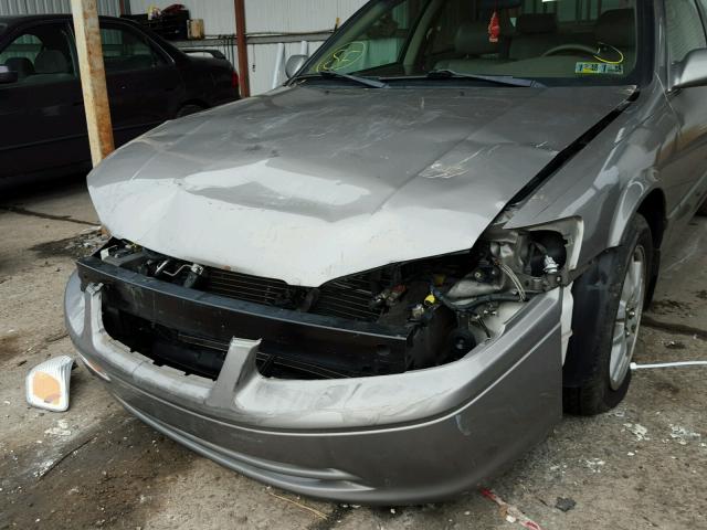 4T1BF28K0YU092364 - 2000 TOYOTA CAMRY LE ნაცრისფერი ფოტო 9