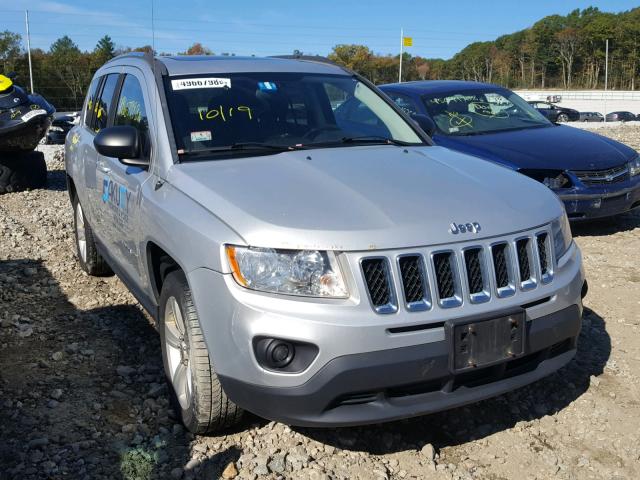 1J4NF1FB4BD251872 - 2011 JEEP COMPASS SP 银色 照片 9