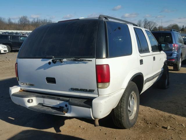 1GNDT13W8Y2375740 - 2000 CHEVROLET BLAZER WHITE photo 4