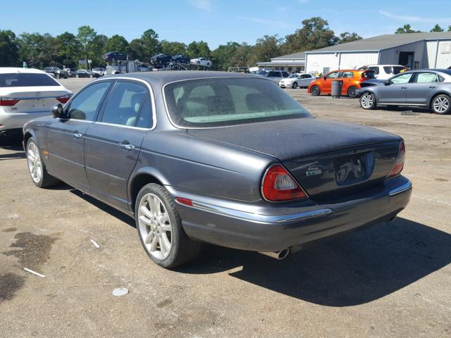 SAJEA73B04TG10675 - 2004 JAGUAR XJR S GRAY photo 3