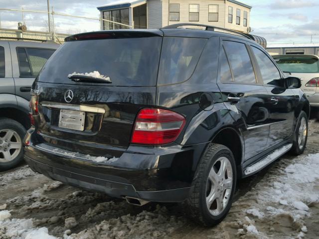 4JGBB75E96A029527 - 2006 MERCEDES-BENZ ML 500 BLACK photo 4