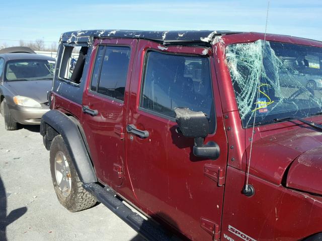 1C4BJWDG9DL599081 - 2013 JEEP WRANGLER U MAROON photo 9