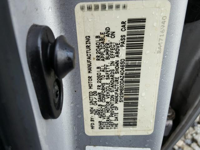 5Y2SM6E00AZ404650 - 2010 PONTIAC VIBE SILVER photo 10