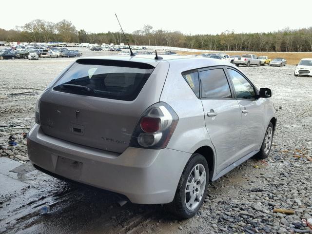 5Y2SM6E00AZ404650 - 2010 PONTIAC VIBE SILVER photo 4