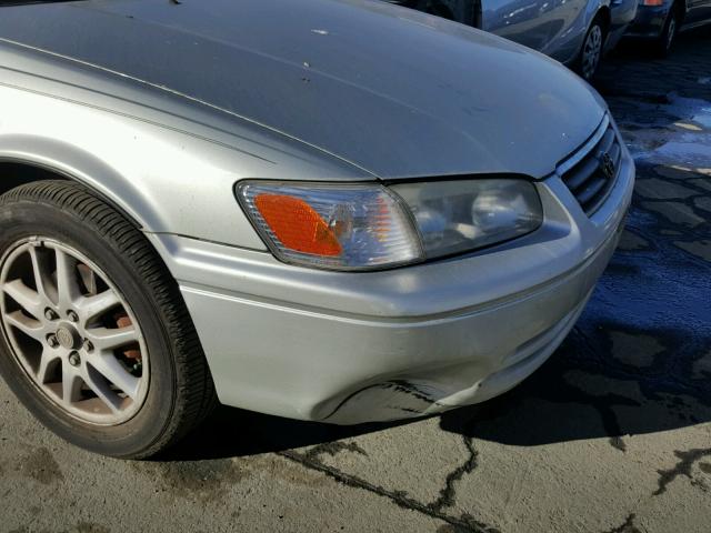 JT2BF28KXY0277137 - 2000 TOYOTA CAMRY LE SILVER photo 9