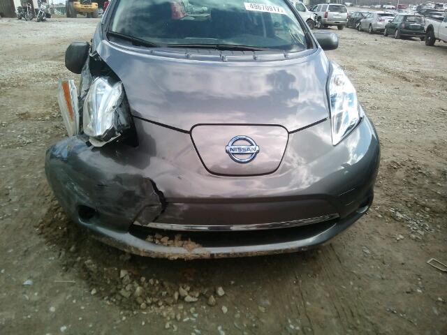 1N4AZ0CP7FC324854 - 2015 NISSAN LEAF S GRAY photo 9