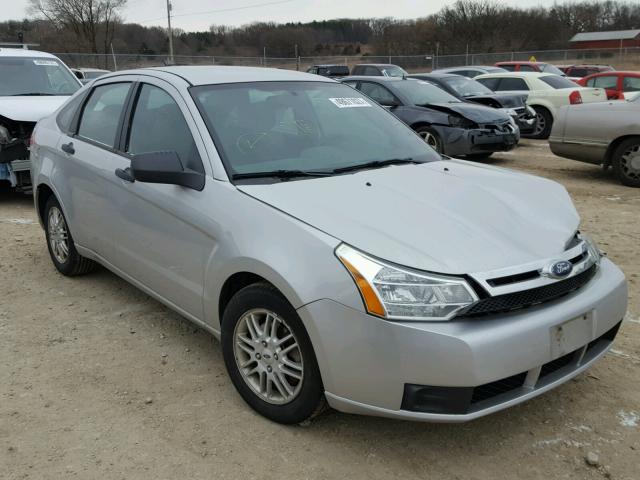 1FAHP35N09W231968 - 2009 FORD FOCUS SE SILVER photo 1