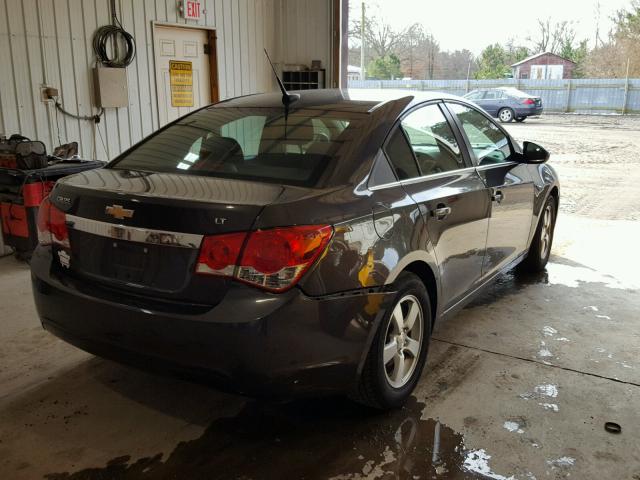 1G1PC5SBXE7105069 - 2014 CHEVROLET CRUZE LT GRAY photo 4