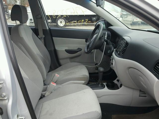 KMHCN46C09U289096 - 2009 HYUNDAI ACCENT GLS SILVER photo 5