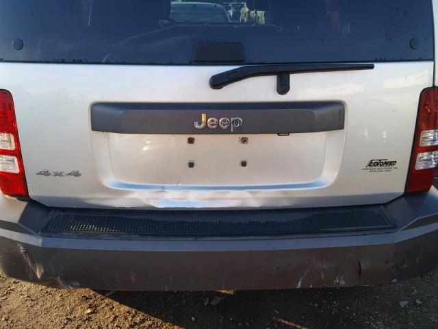 1J4PN3GK9AW151033 - 2010 JEEP LIBERTY RE SILVER photo 9