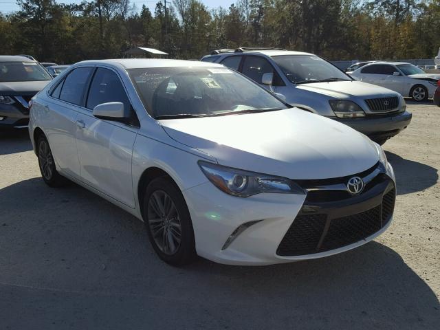 4T1BF1FK6GU262187 - 2016 TOYOTA CAMRY LE თეთრი ფოტო 1