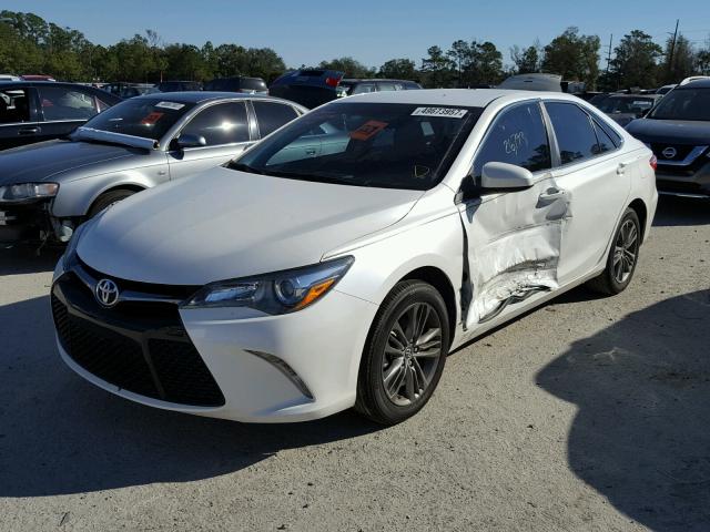 4T1BF1FK6GU262187 - 2016 TOYOTA CAMRY LE WHITE photo 2