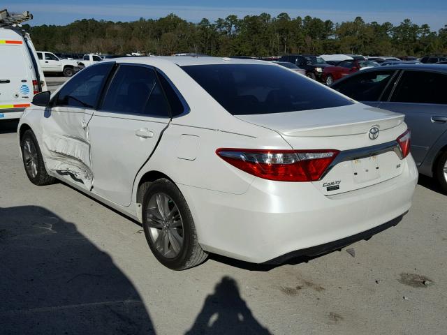 4T1BF1FK6GU262187 - 2016 TOYOTA CAMRY LE WHITE photo 3