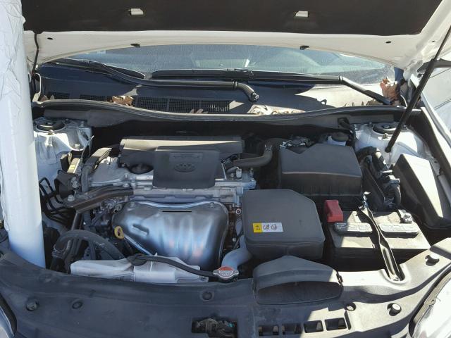 4T1BF1FK6GU262187 - 2016 TOYOTA CAMRY LE თეთრი ფოტო 7