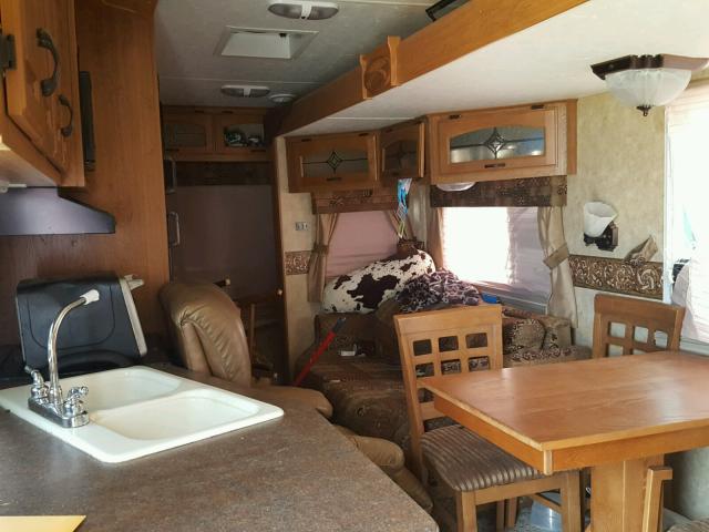 4V0FC3221AE005431 - 2010 CROS ALL MODELS WHITE photo 6