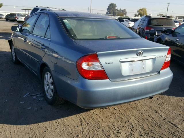 4T1BE30K03U716886 - 2003 TOYOTA CAMRY LE BLUE photo 3