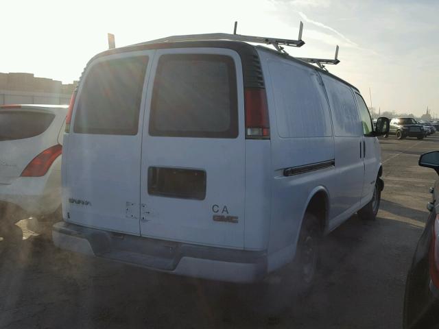 1GTFG25M121176095 - 2002 GMC SAVANA G25 WHITE photo 4