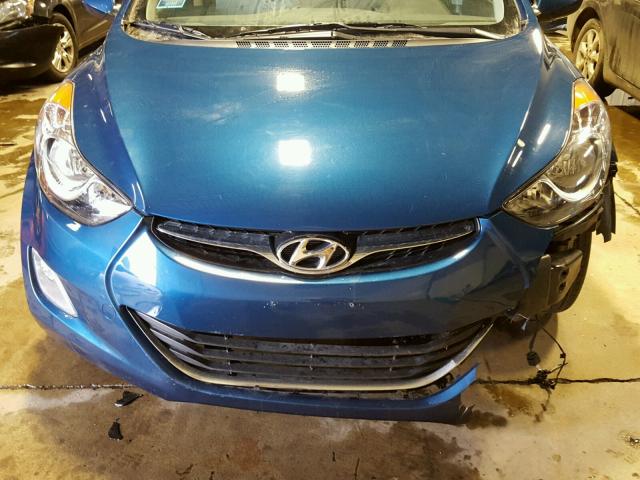 KMHDH4AE8DU952802 - 2013 HYUNDAI ELANTRA GL BLUE photo 9