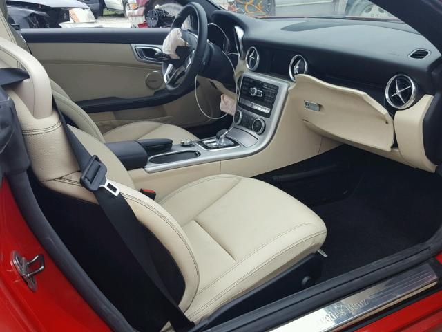 WDDPK3JA4GF115103 - 2016 MERCEDES-BENZ SLK 300 RED photo 5