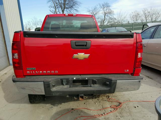 1GCPKPE06AZ259938 - 2010 CHEVROLET SILVERADO RED photo 6