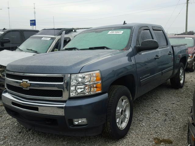 3GCPKSE35BG276647 - 2011 CHEVROLET SILVERADO BLUE photo 2