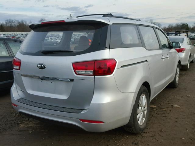 KNDMA5C14H6291689 - 2017 KIA SEDONA L SILVER photo 4