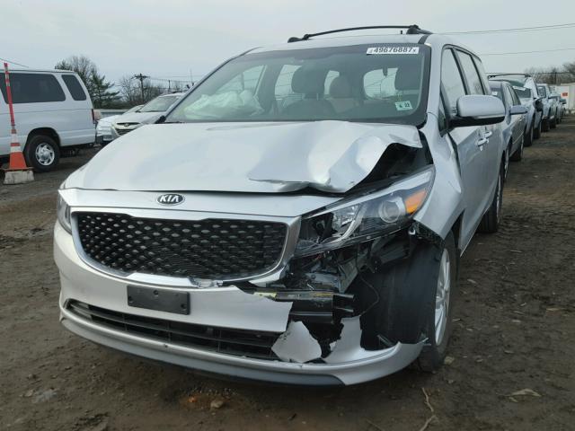 KNDMA5C14H6291689 - 2017 KIA SEDONA L SILVER photo 9